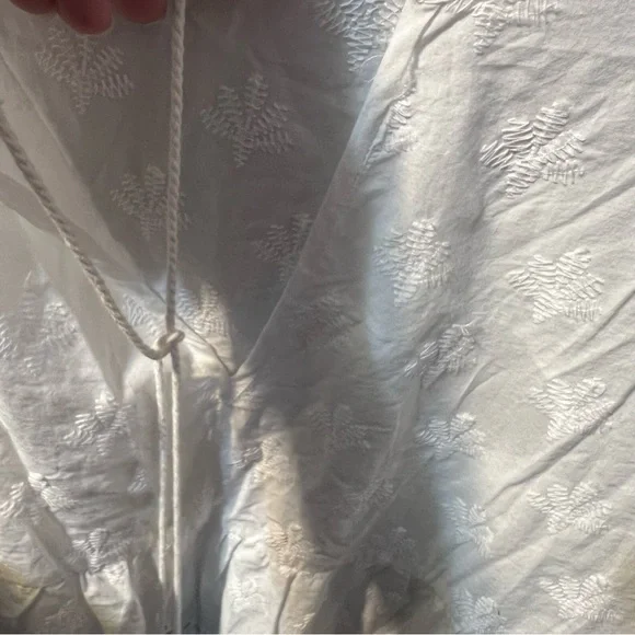 Miho’s Italy - White Eyelet Tunic with Tassels - Picture 7 of 7